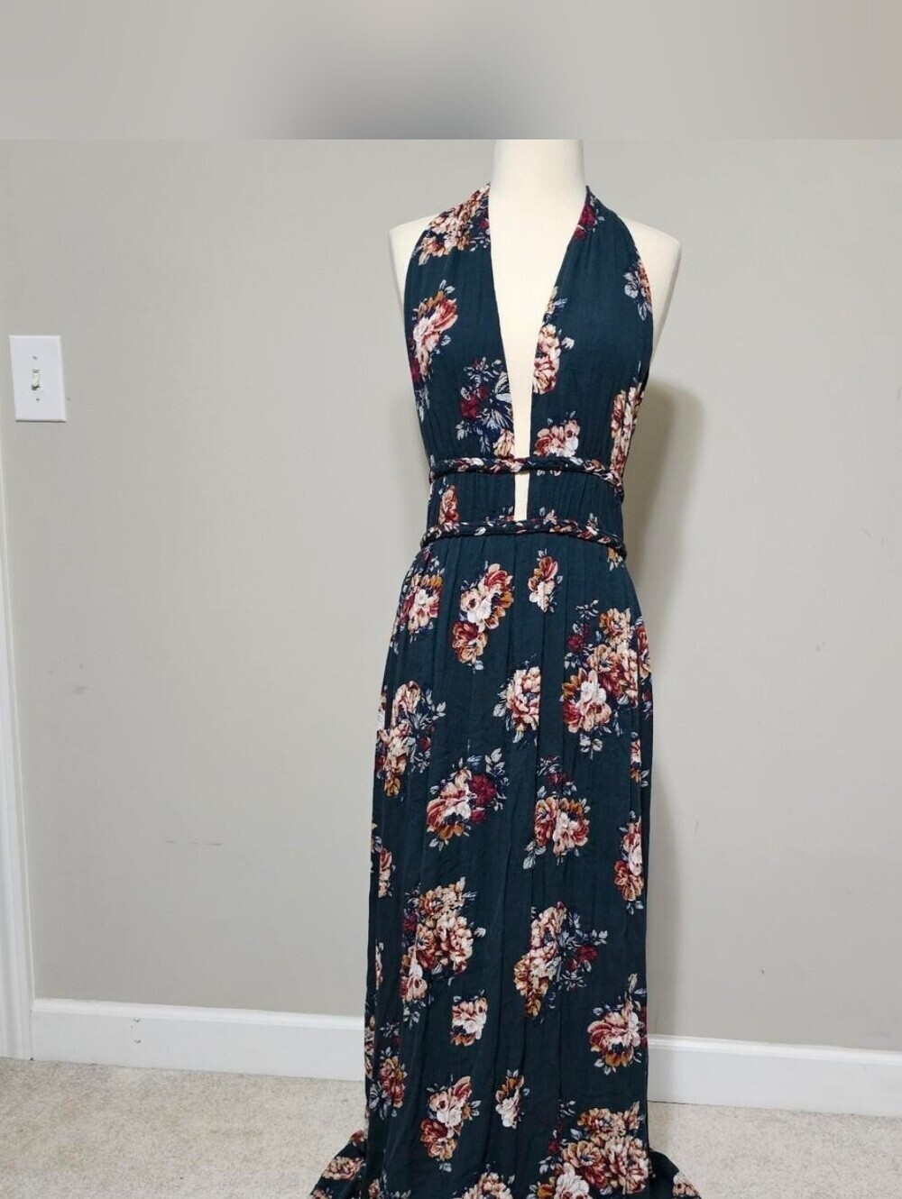 ILLA ILLA Floral Halter Maxi Dress – Boho Open Back Medium